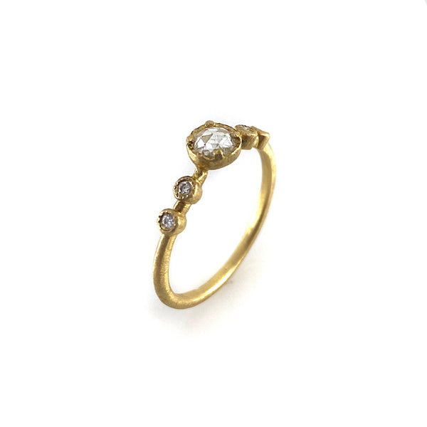 18k Gold and Diamond Ring | Pistachios