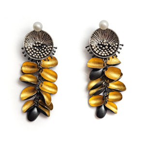 Gold Petal and Pearl Earrings-Earrings-So Young Park-Pistachios
