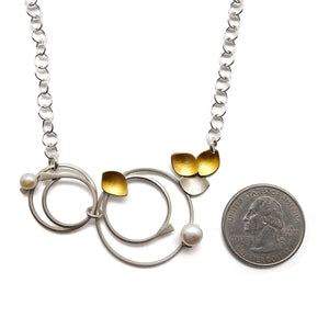 Circle Petal and Pearl Necklace