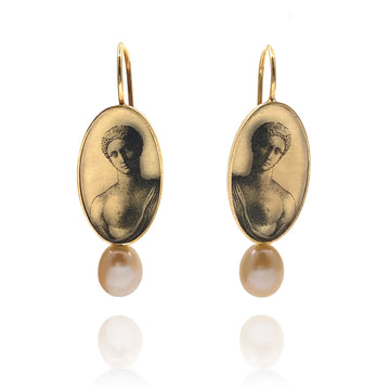 Aphrodite Pearl Earrings