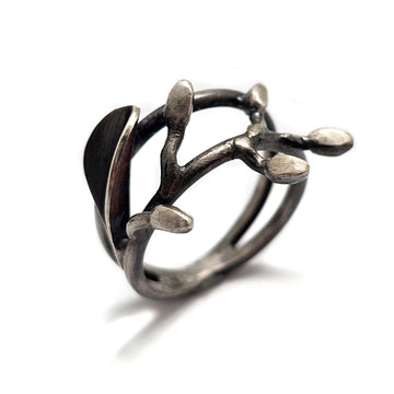 Black Leaf and Vine Ring