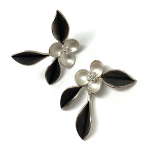 Black and Silver Flower Studs-Earrings-Huiyu Chiu-Pistachios