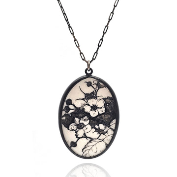 Black and White Pearl Necklace