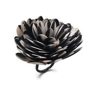 Blooming Ring-Rings-Hee Ang Kim-Pistachios