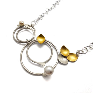 Circle Petal and Pearl Necklace-Necklaces-Judith Neugebauer-Pistachios