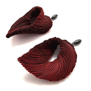 Comme Tolio with Oval Post - Red