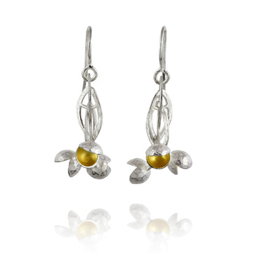 Flourishing Leaf Link Earrings