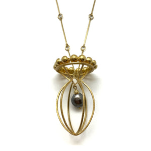 Flourishing Pearl Pendant Necklace-Necklaces-Liaung-Chung Yen-Pistachios