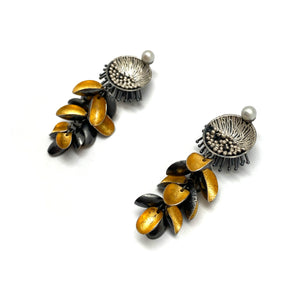 Gold Petal and Pearl Earrings-Earrings-So Young Park-Pistachios