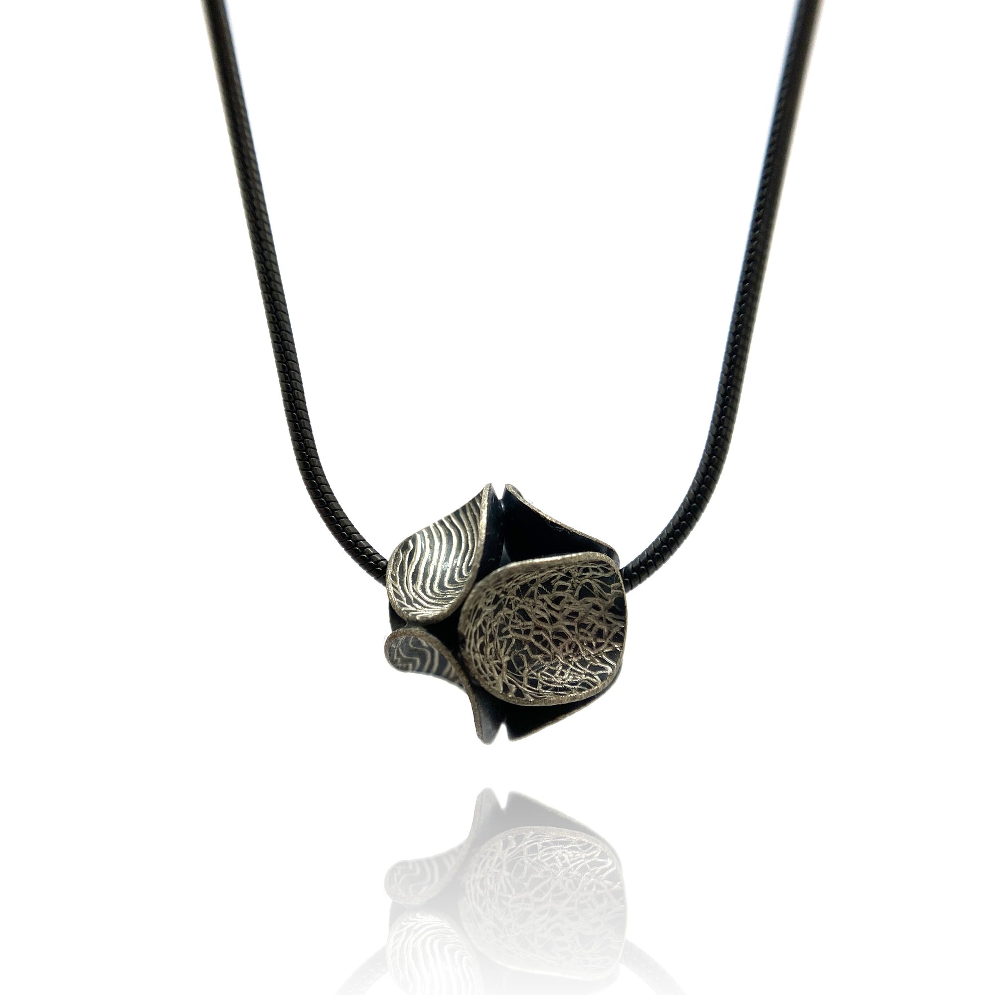 Etched Silver Sphere Necklace - Pistachios