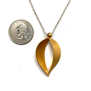 Long Open Edge Pendant-Necklaces-Kacper Schiffers-Pistachios