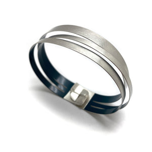 Navy Thin Stripe Bracelet-Bracelets-Claudia Hoppe-Pistachios