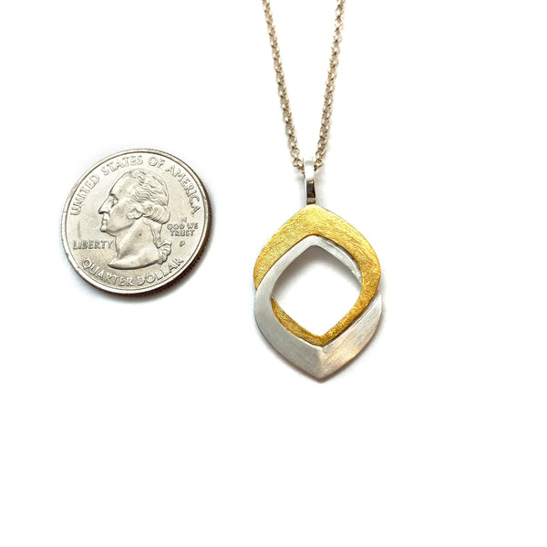Lara Melchior leaf pendant necklace - Yellow