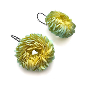 Wavy I Earrings-Earrings-Hee Ang Kim-Pistachios
