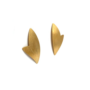 Gold V-Shaped Studs-Earrings-Oliwia Kuczynska-Pistachios