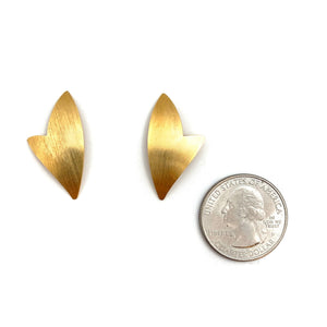 Gold V-Shaped Studs-Earrings-Oliwia Kuczynska-Pistachios