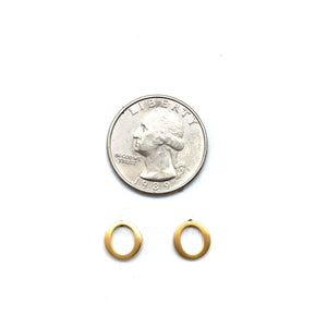Mini Circle Studs - Gold-Earrings-Manuela Carl-Pistachios