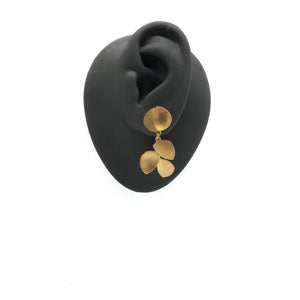 Mini Climbing Petals - Gold-Earrings-Oliwia Kuczynska-Pistachios