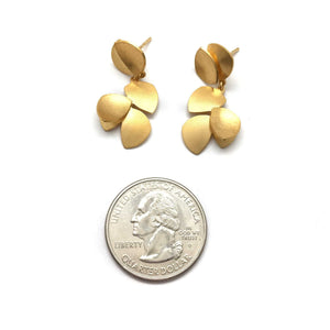 Mini Climbing Petals - Gold-Earrings-Oliwia Kuczynska-Pistachios