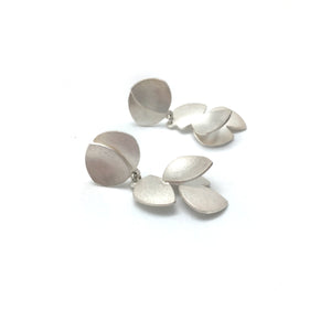 Mini Climbing Petals - Silver-Earrings-Oliwia Kuczynska-Pistachios