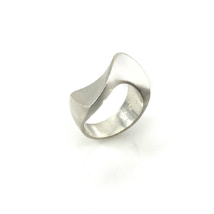 Silver Wave Ring-Rings-Halil Sartikan-Pistachios