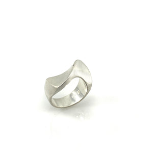 Silver Wave Ring-Rings-Halil Sartikan-Pistachios