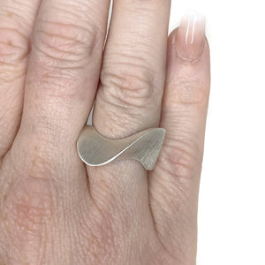 Silver Wave Ring-Rings-Halil Sartikan-Pistachios