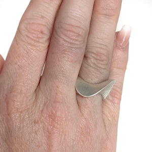 Silver Wave Ring-Rings-Halil Sartikan-Pistachios