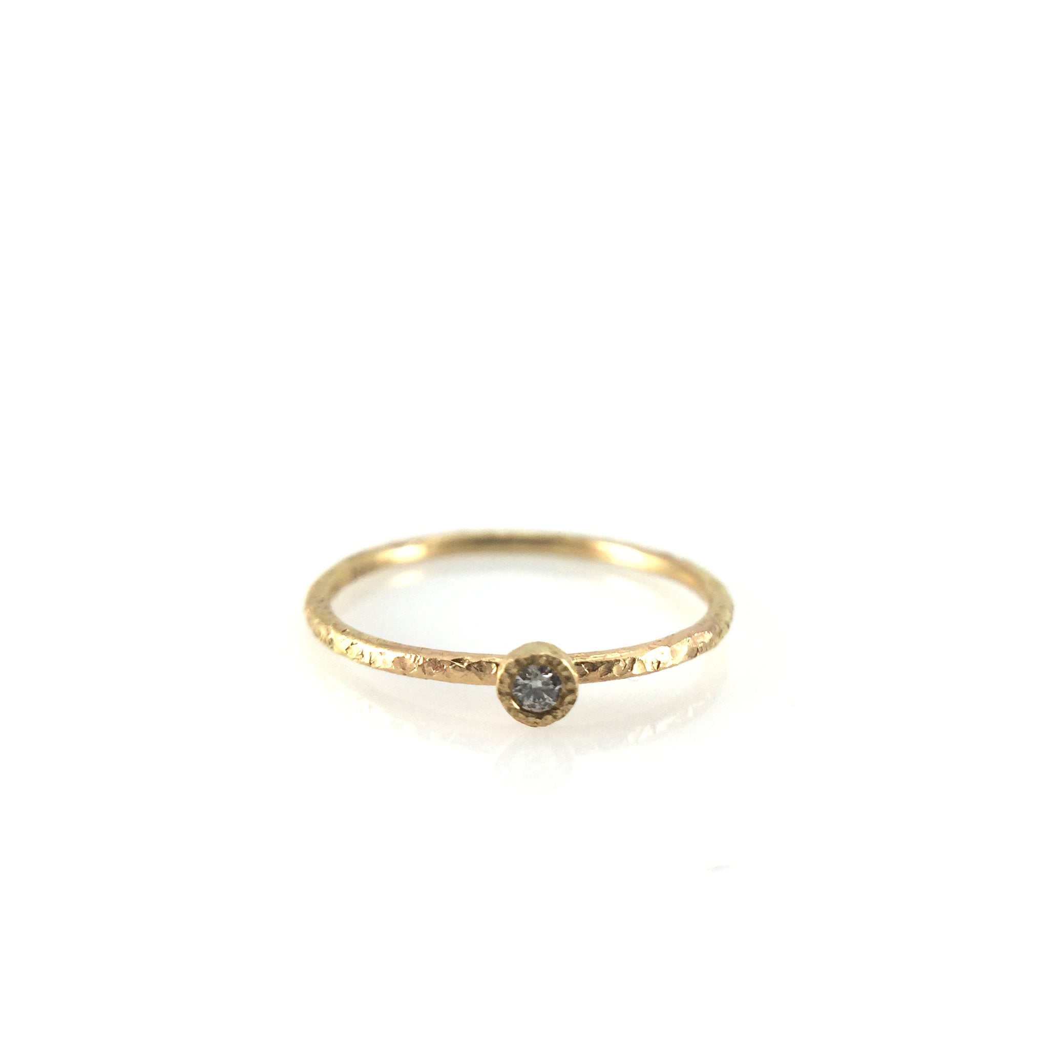 Minimalist Diamond Ring in White Gold | KLENOTA