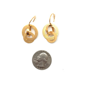 Small Interlocked Circles - Gold-Earrings-Arek Wolski-Pistachios
